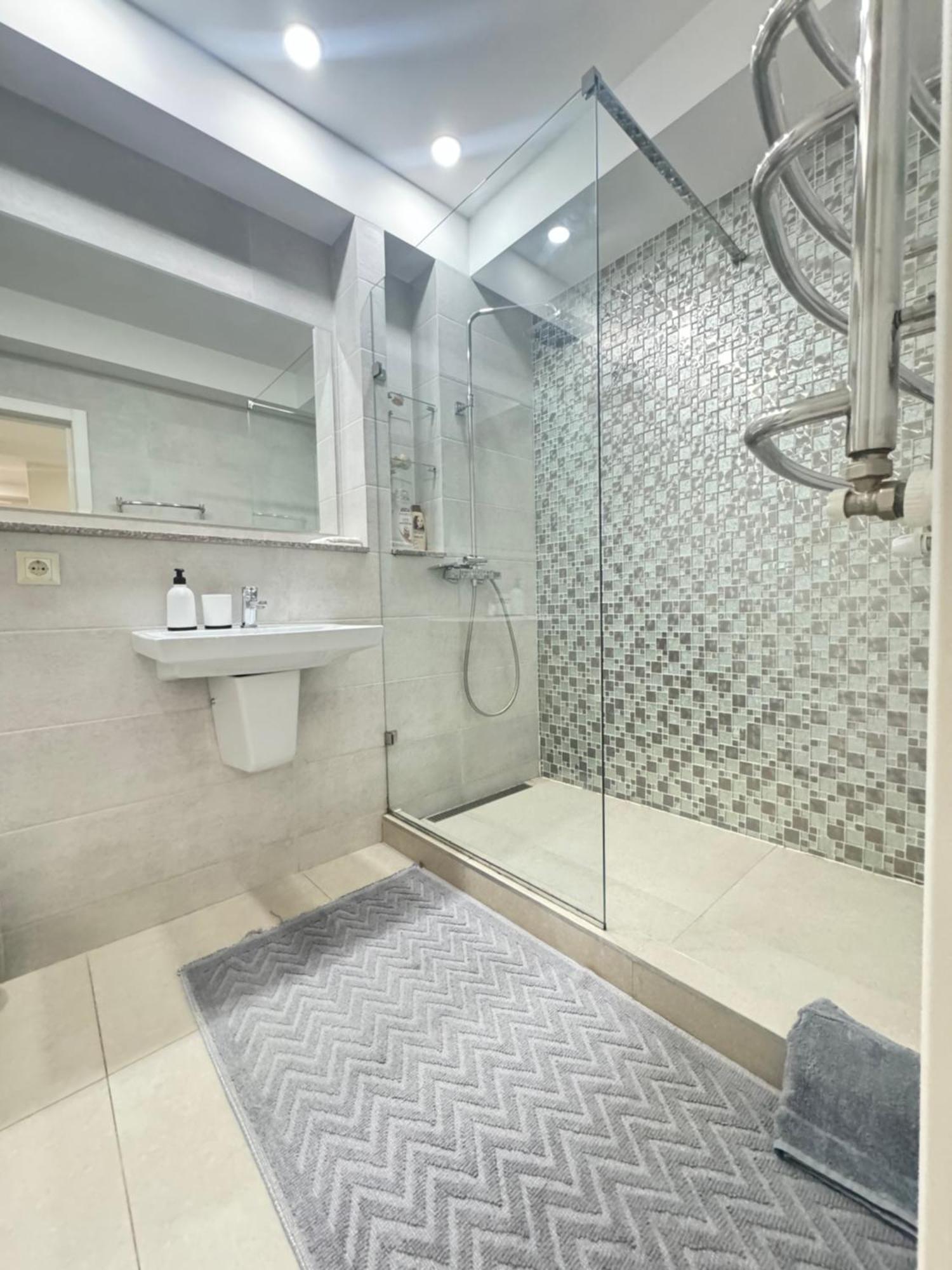 New Lux Apartment In Chisinau Ngoại thất bức ảnh